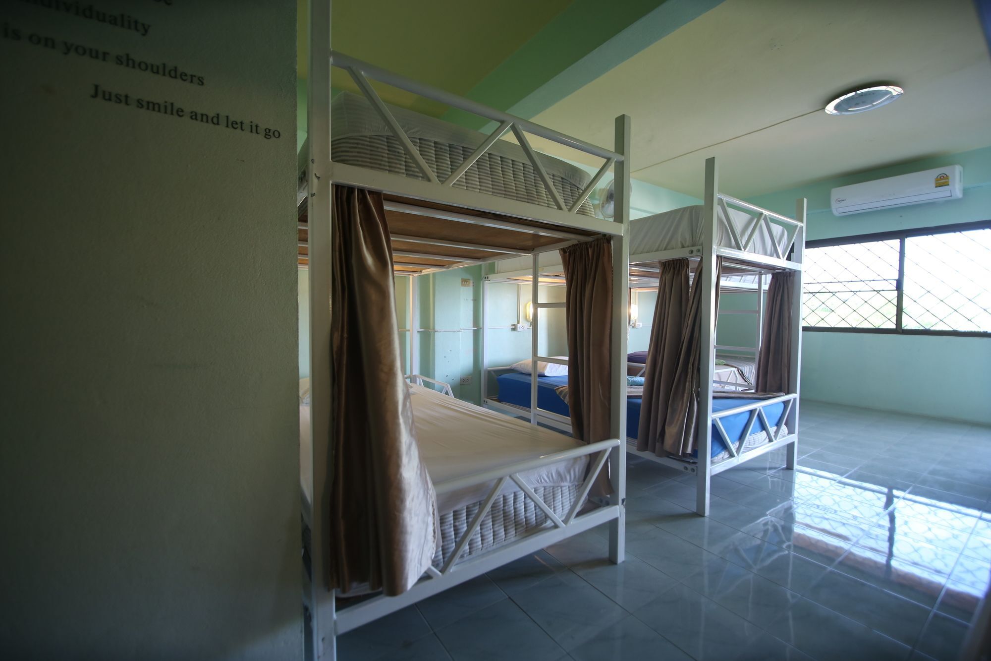 Cube Hostel Краби Экстерьер фото